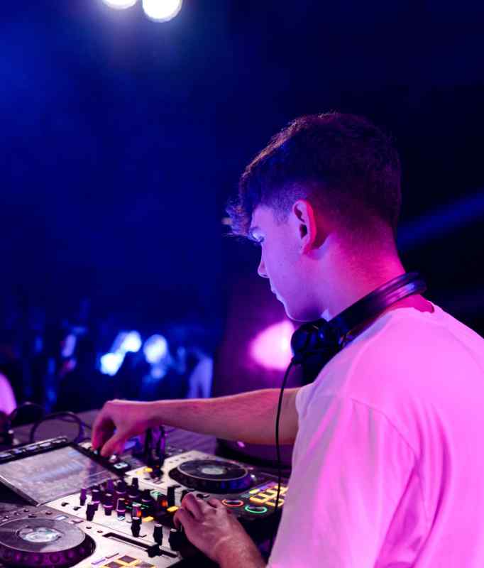 Hire a DJ for your party, wedding or event